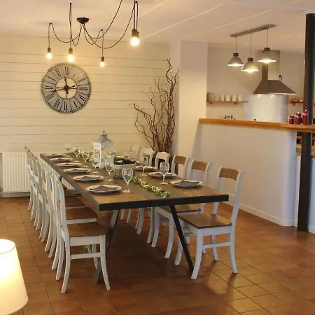Spacious In With Sauna Semesterbostad *