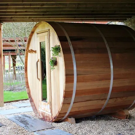 Spacious In With Sauna